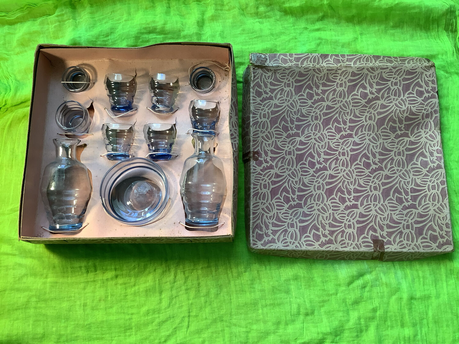 Vintage 1930s glass doll's dinette