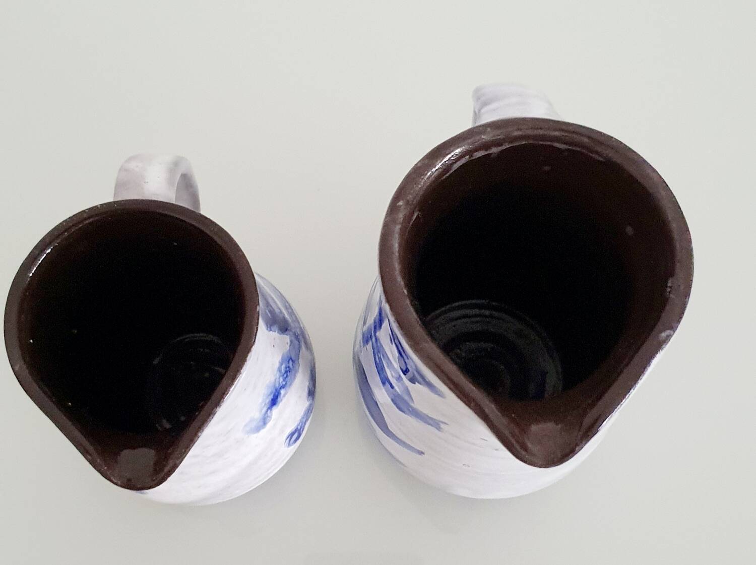 Lot de 2 pichets en céramique Rochehaut ( Belgique)