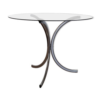 Round glass table