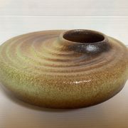 Vase spirale tripode céramique verte marron