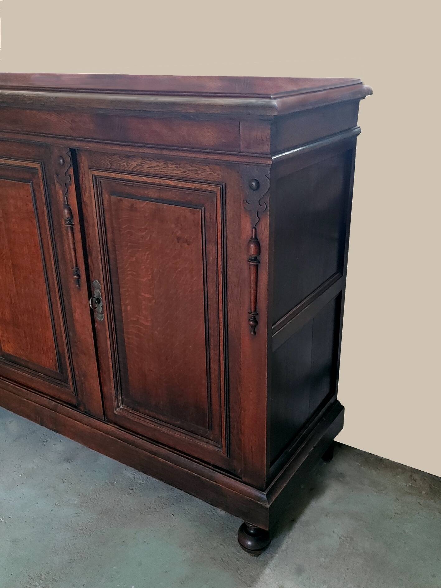 antique sideboard with 3 doors from the late 19th century in oak - very good condition