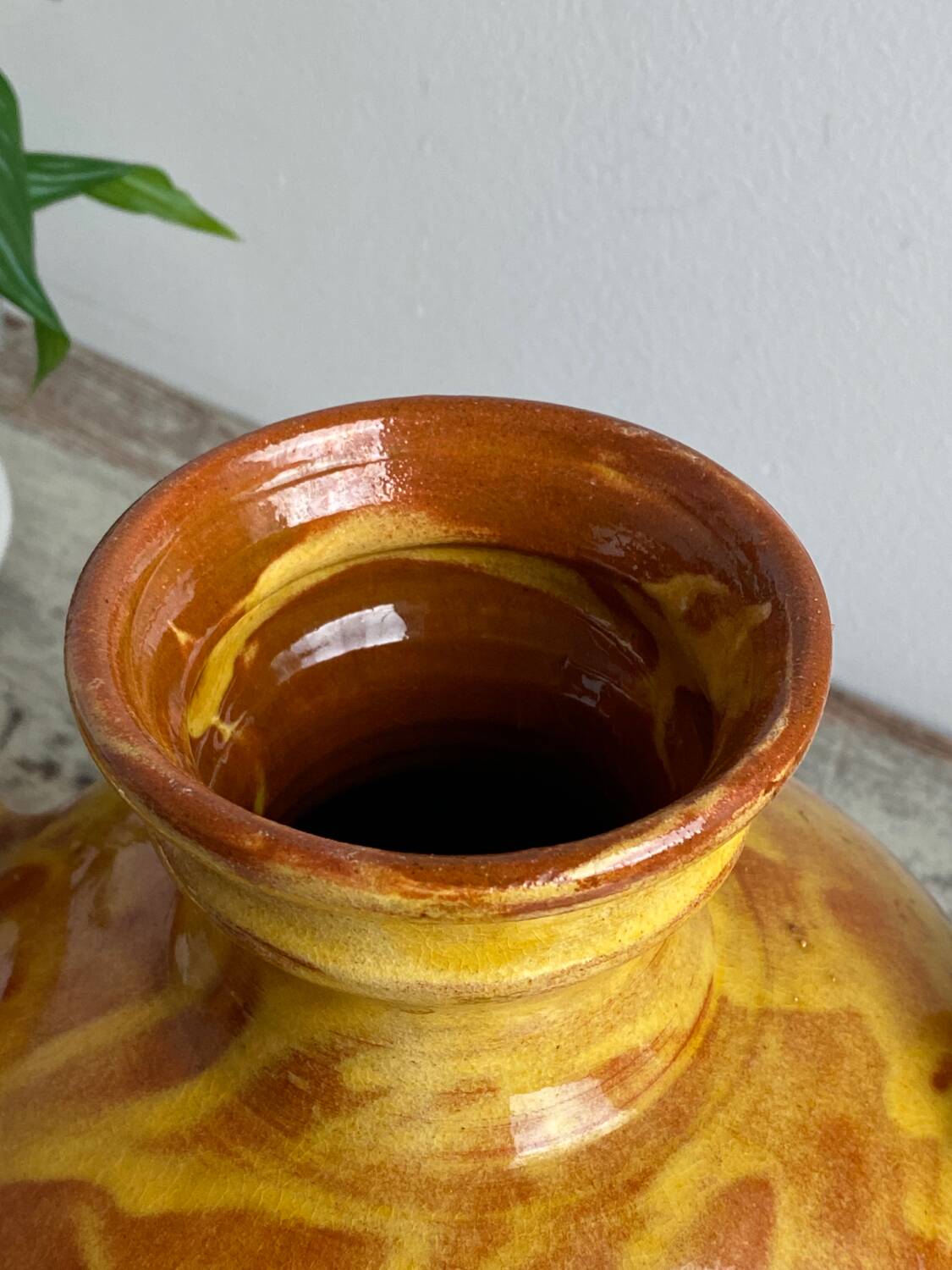 Glazed ceramic vinegar bowl