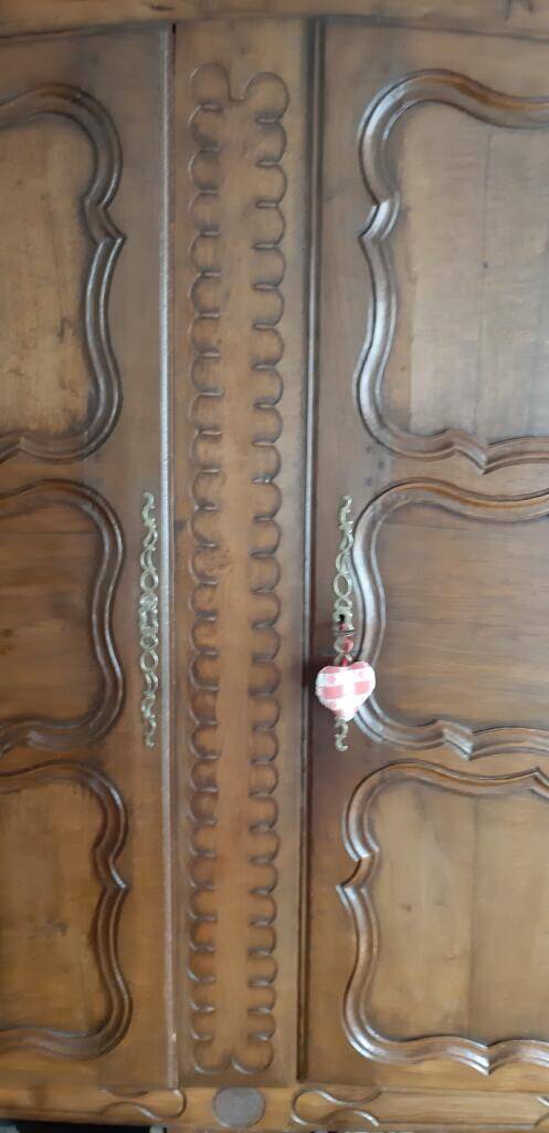 Lorraine wardrobe