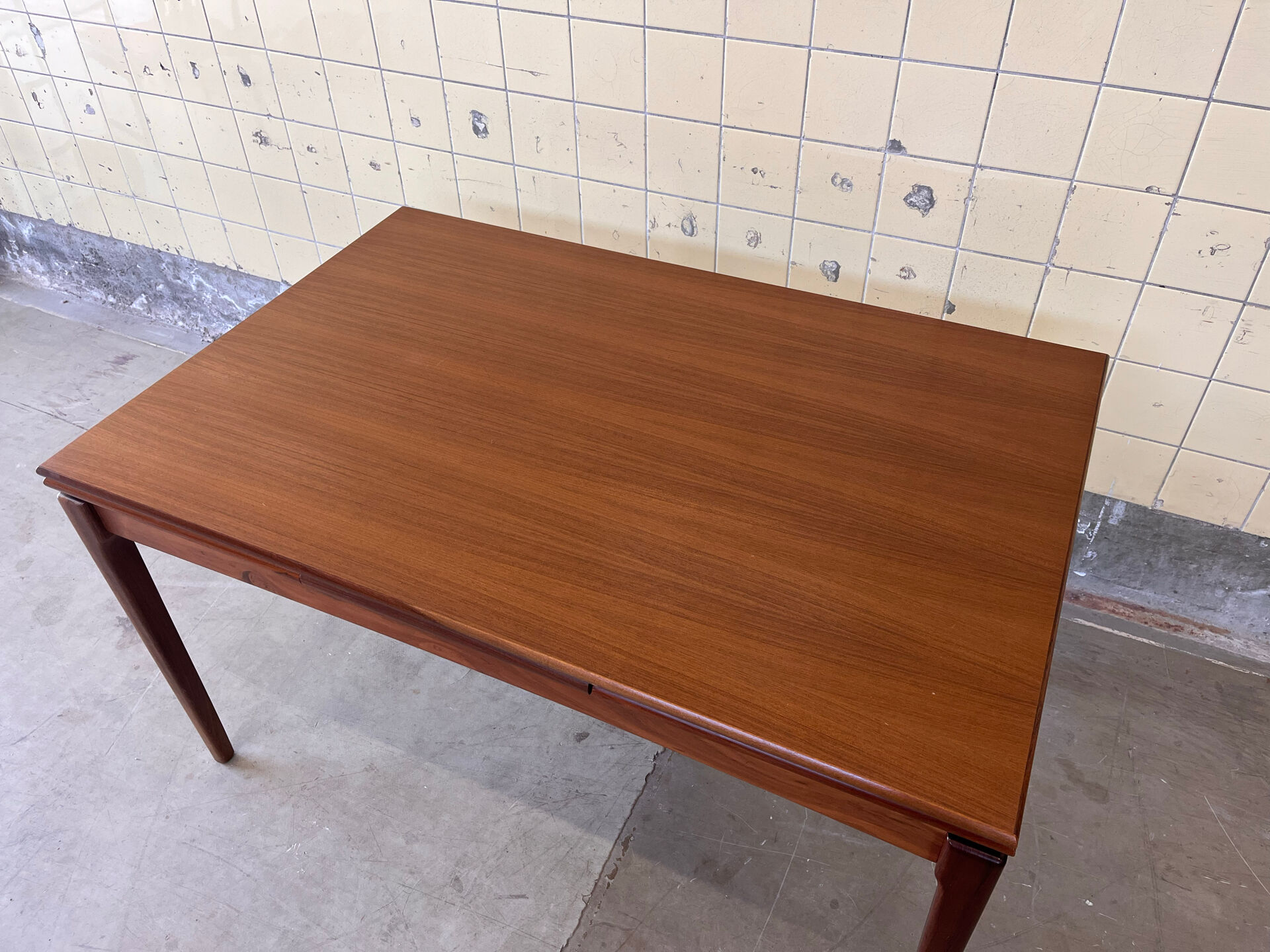 Table à manger en teck vintage