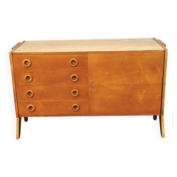 Buffet en érable tchécoslovaque des années 1960 avec tiroirs et cabinet.