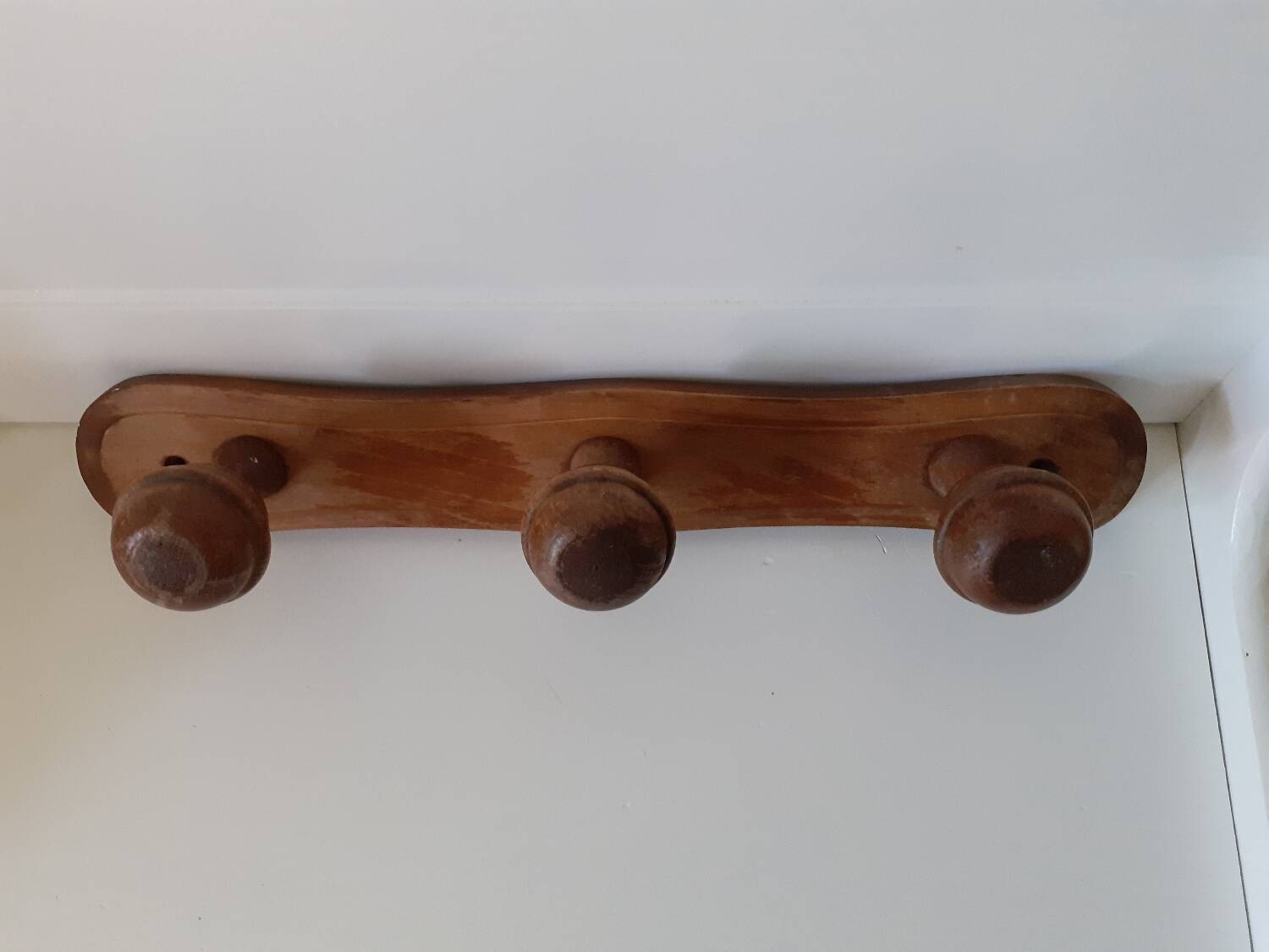 Wall coat rack
