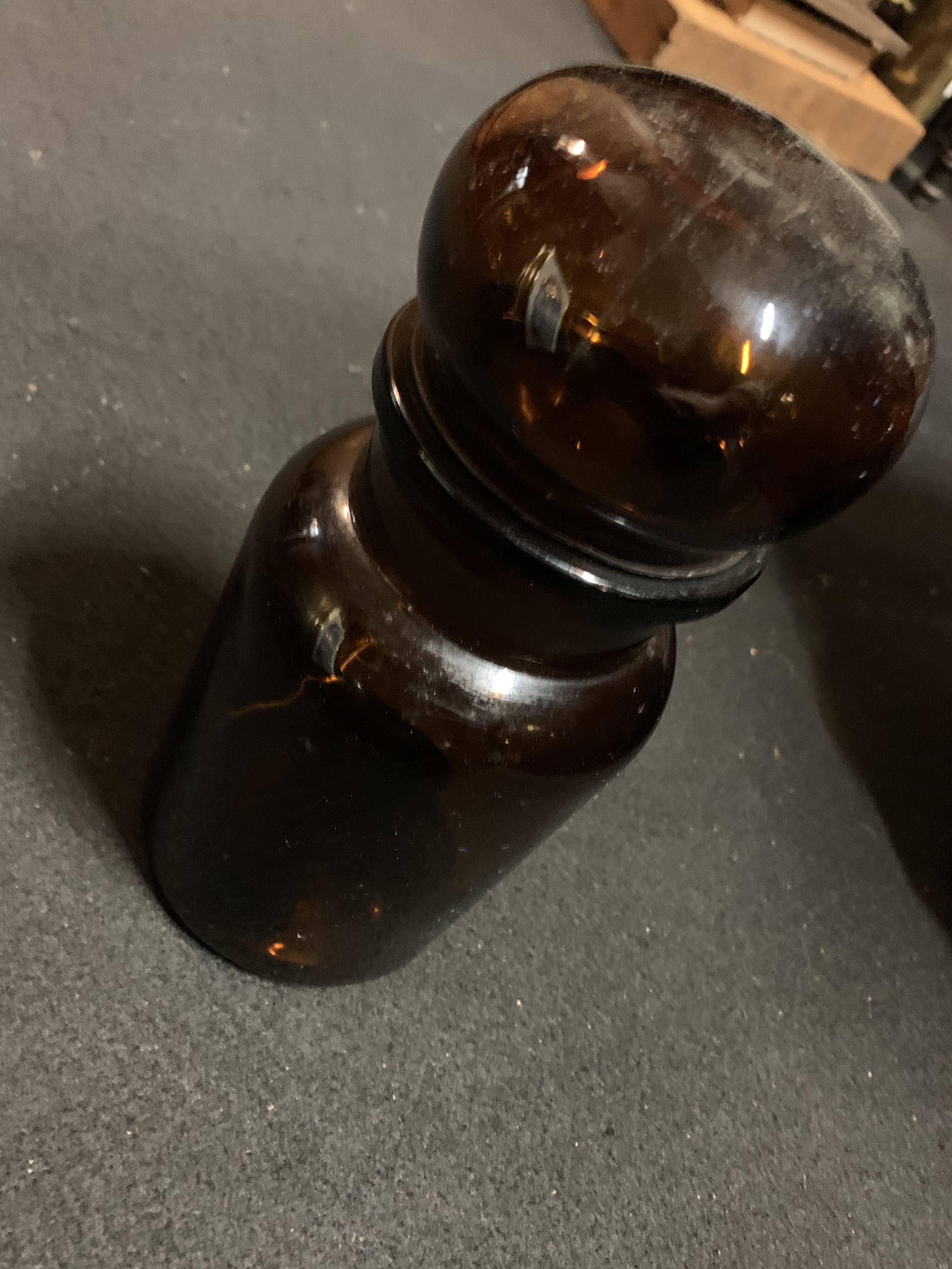 Round pharmacy pot