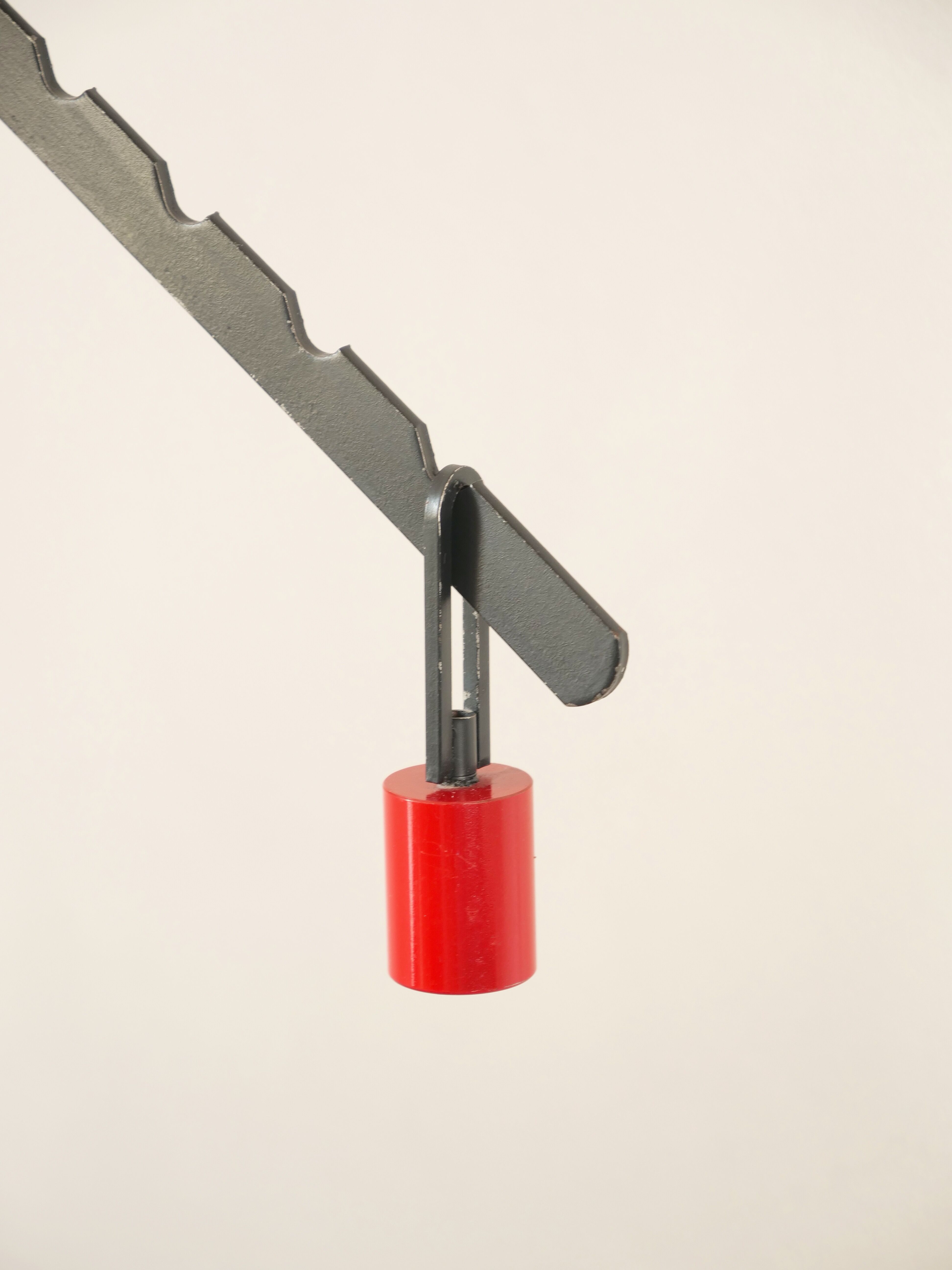 Danish suspension with balance counterweight