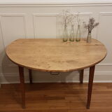 Round table with flaps