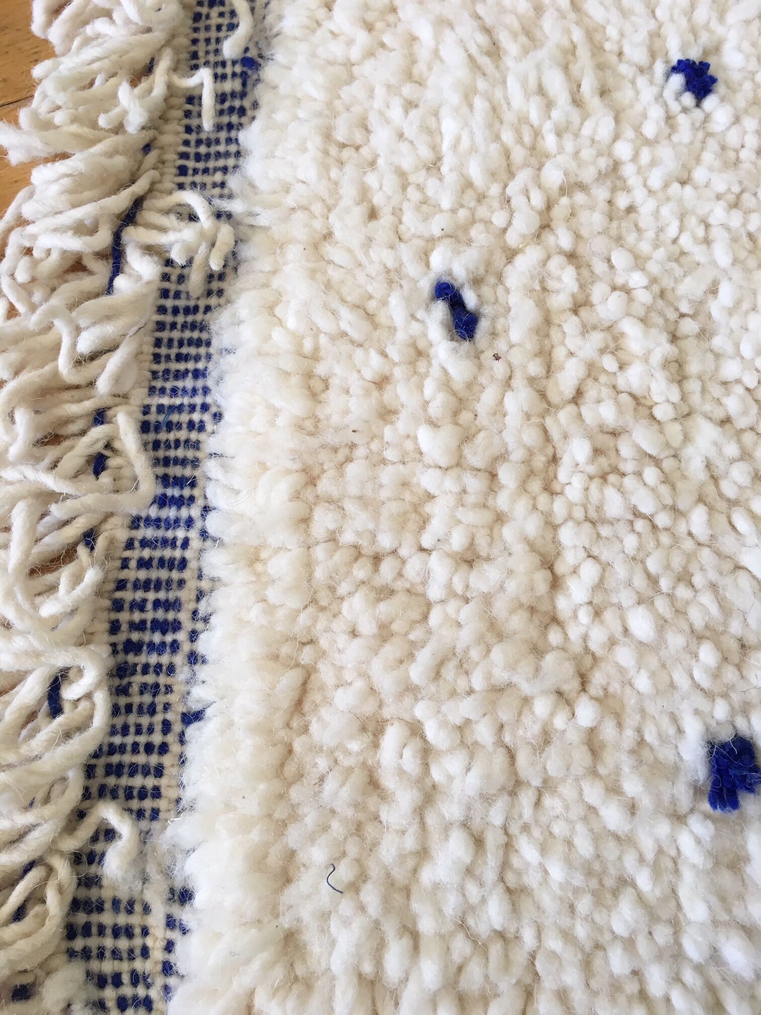 Beni ouarain carpet with blue polka dots 117x157cm