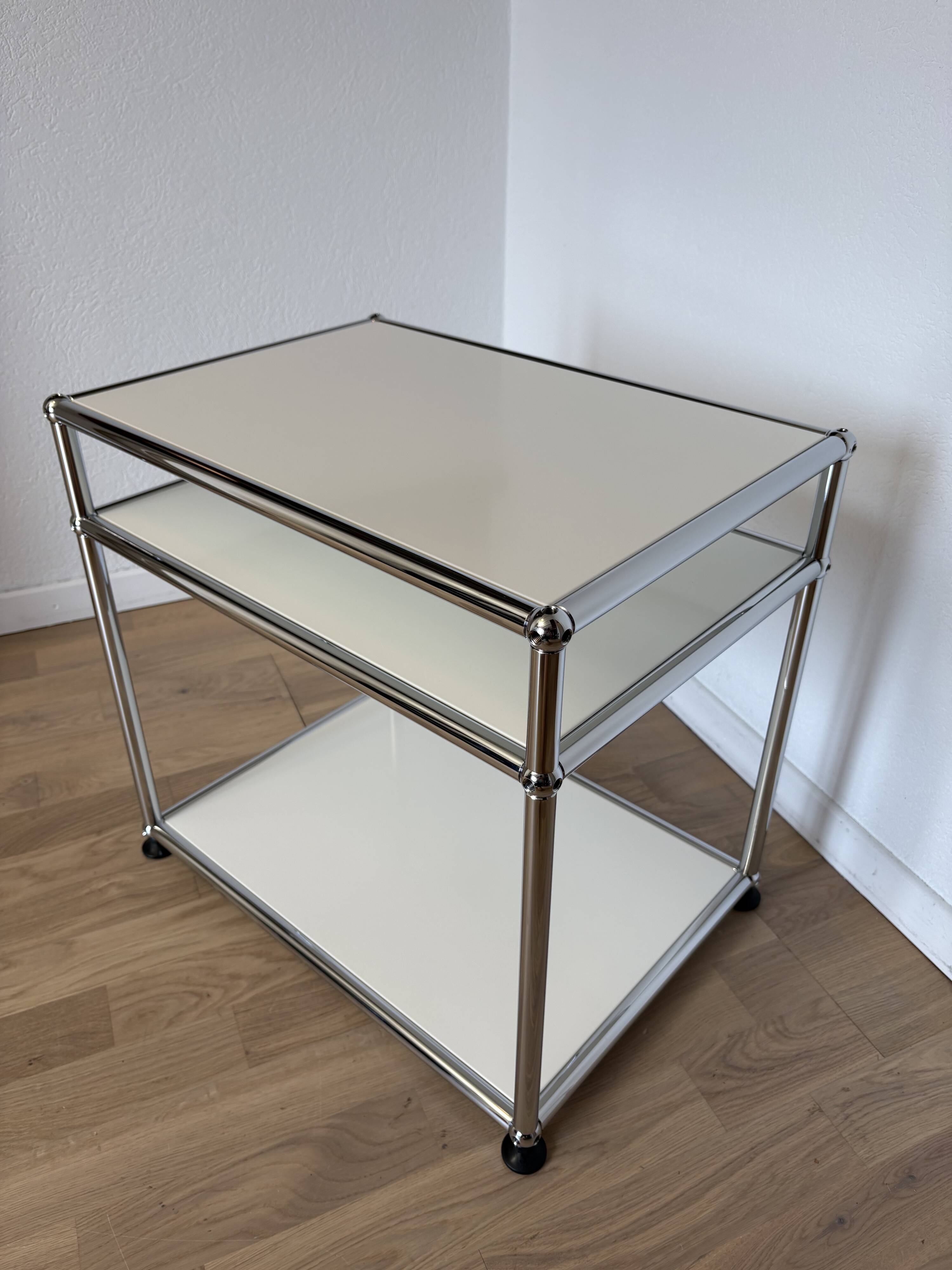 Table d’appoint USM Haller blanc