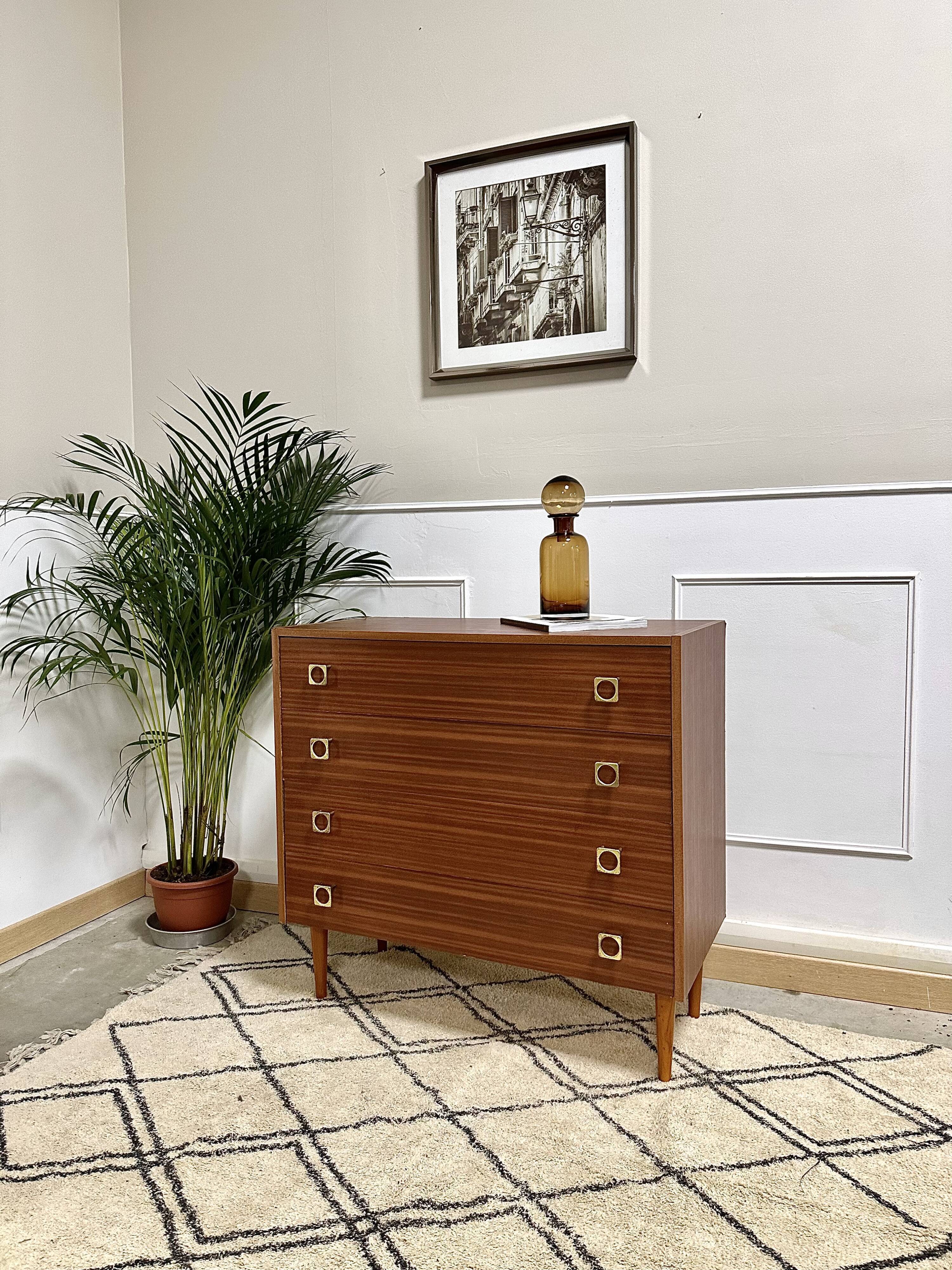 Vintage chest of drawers bobbin feet
