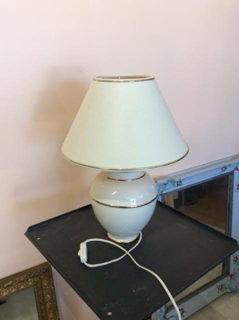 Ceramic table lamp