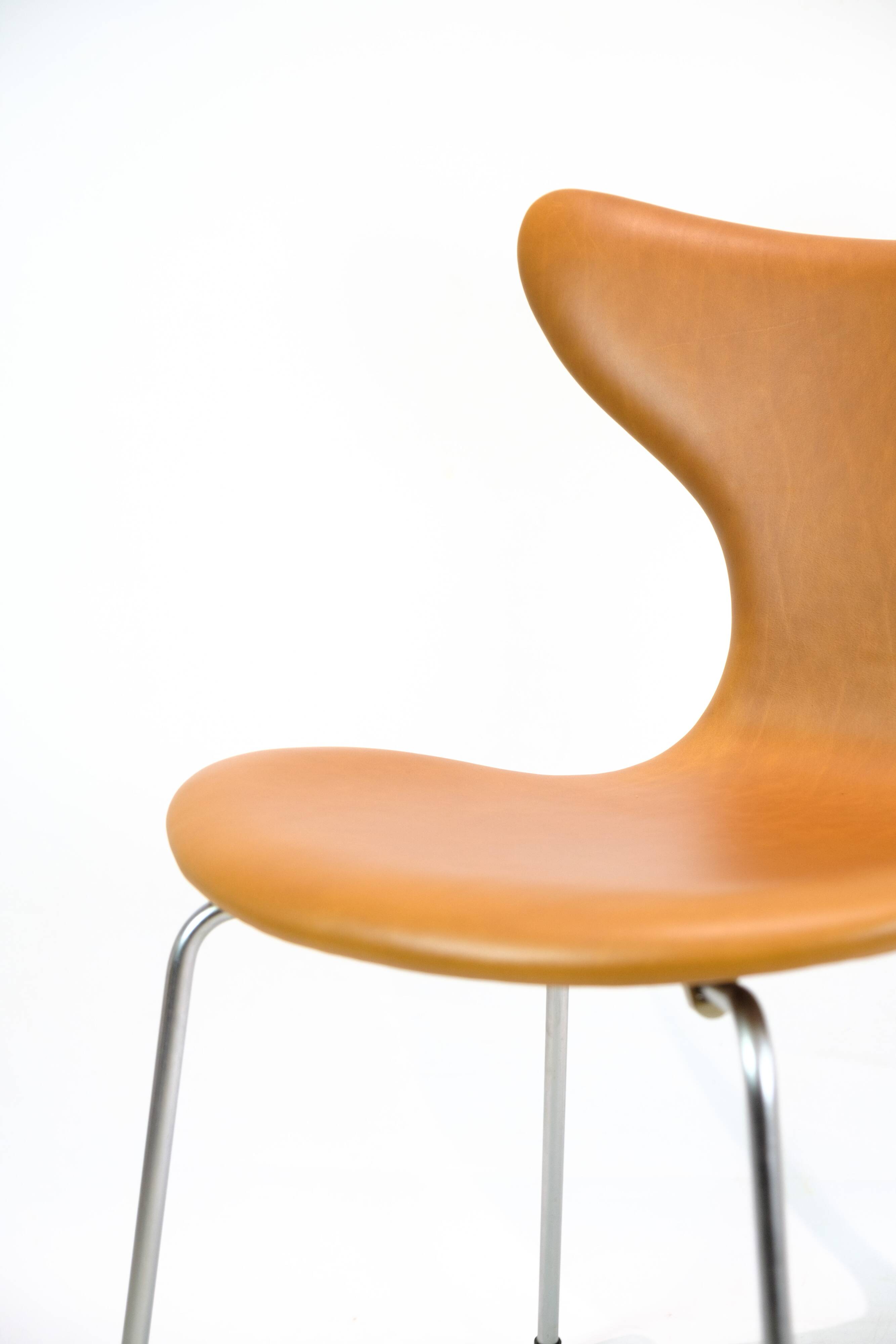 Set Of 4 Dining Chairs Model 3108 Lily/Seagull Made In Cognac Elegance Leather By Arne Jacobsen