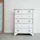 Commode haute blanche patinée