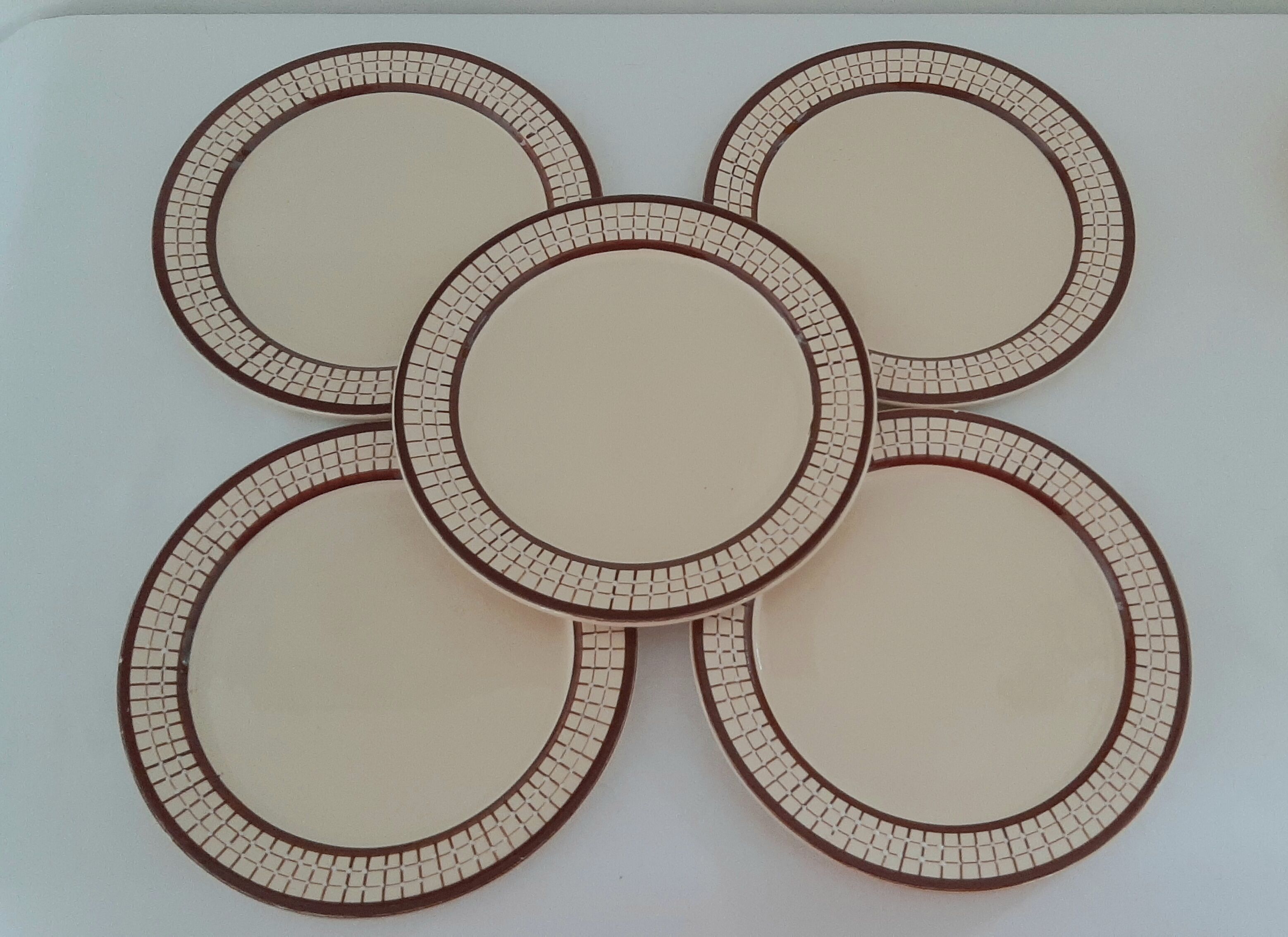 5 assiettes à dessert et plat faïencerie Longchamp modèle Colmar années 50