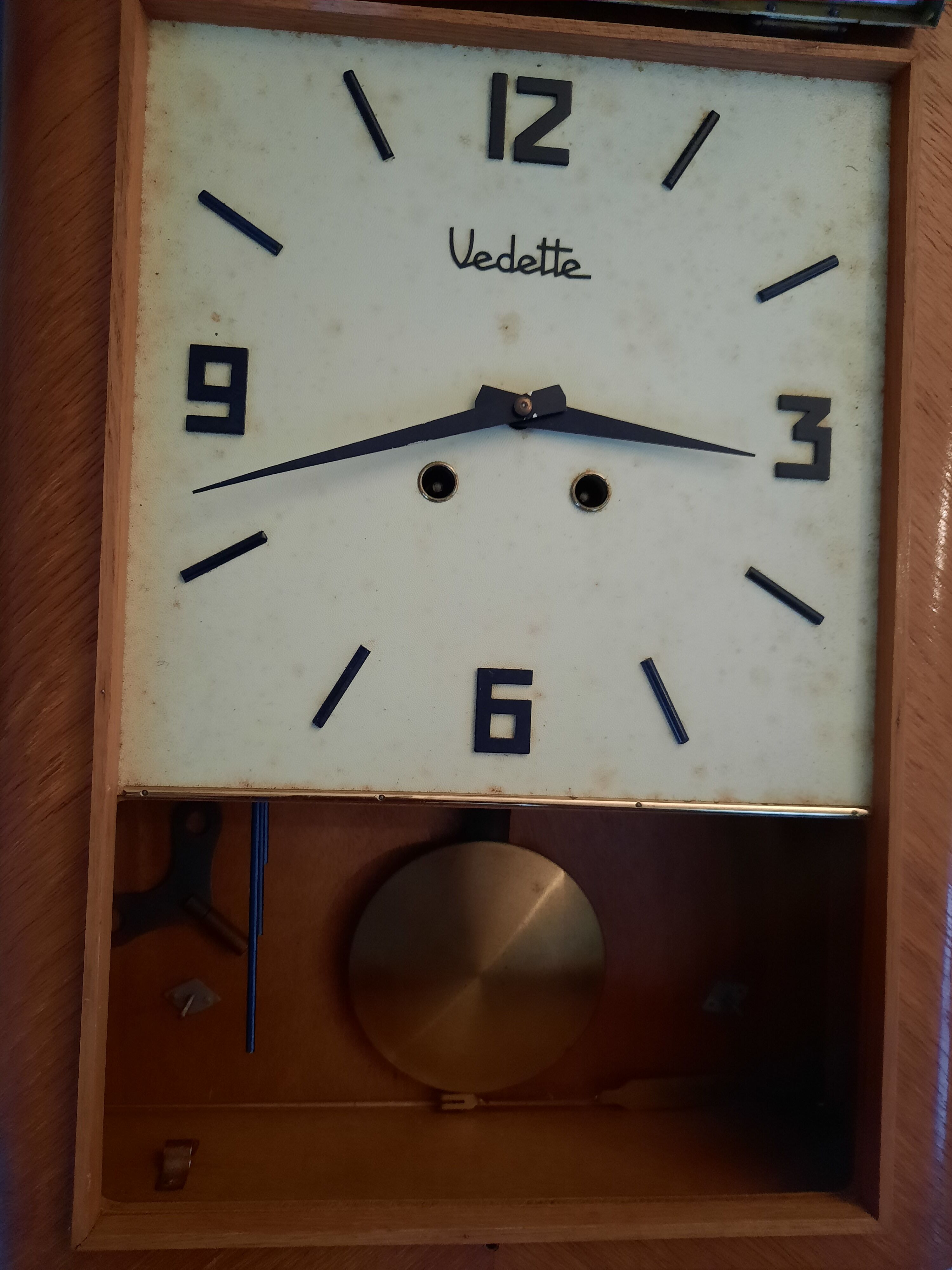 Carillon brand Vedette