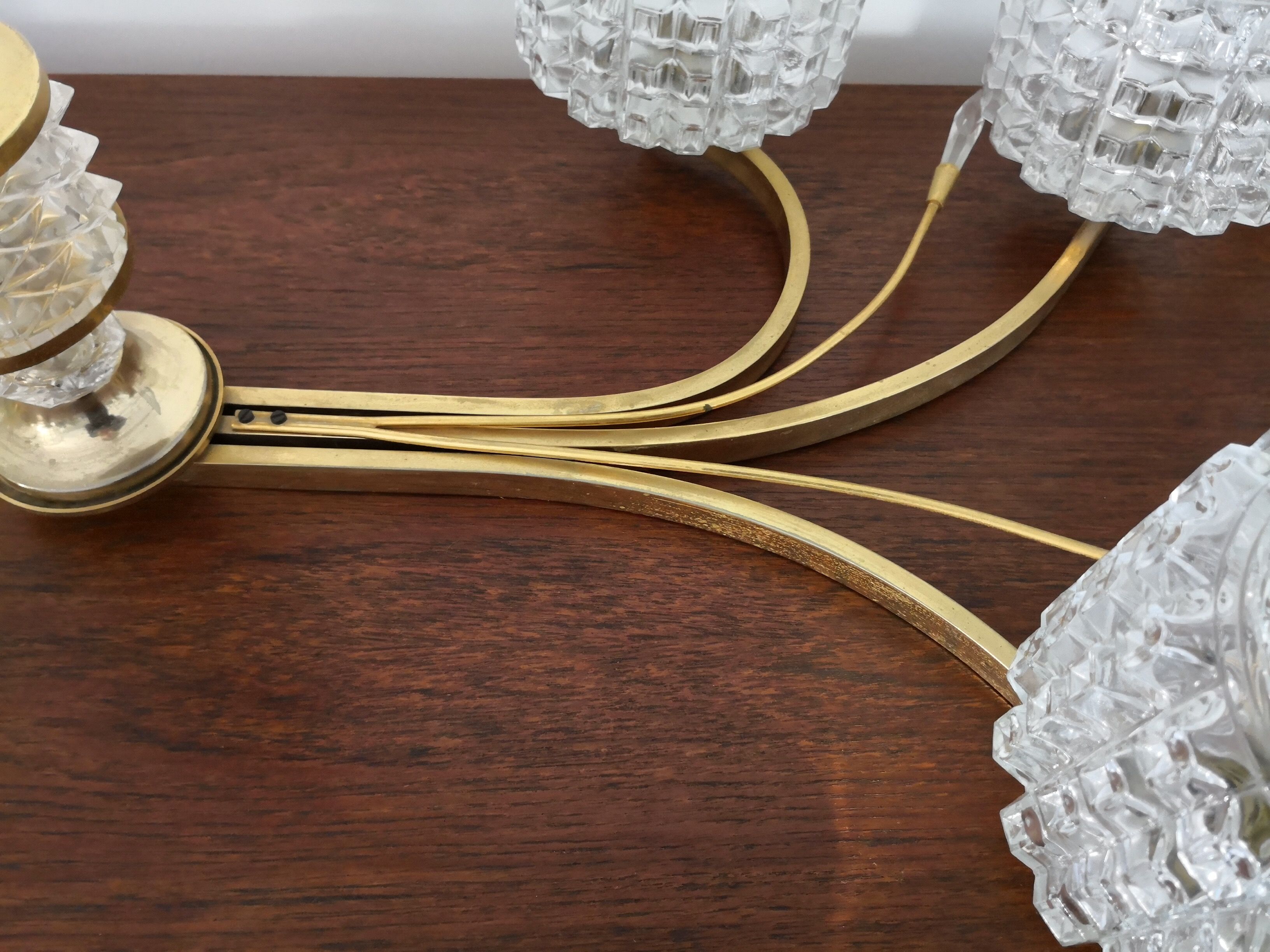 Luster 6 glass globes 60
