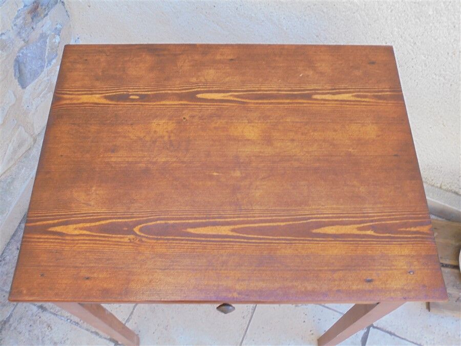Pine table