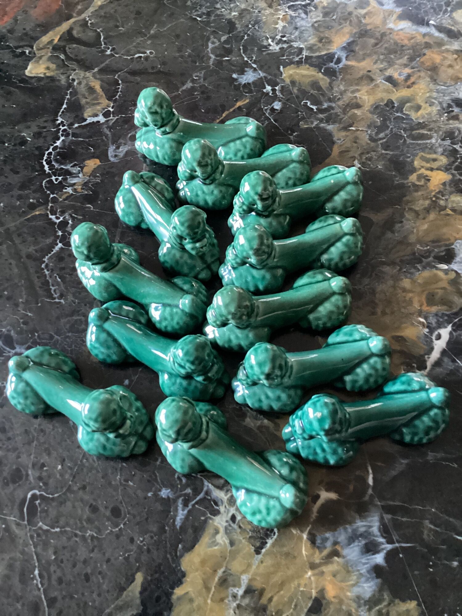 Set of twelve ceramic knife holders