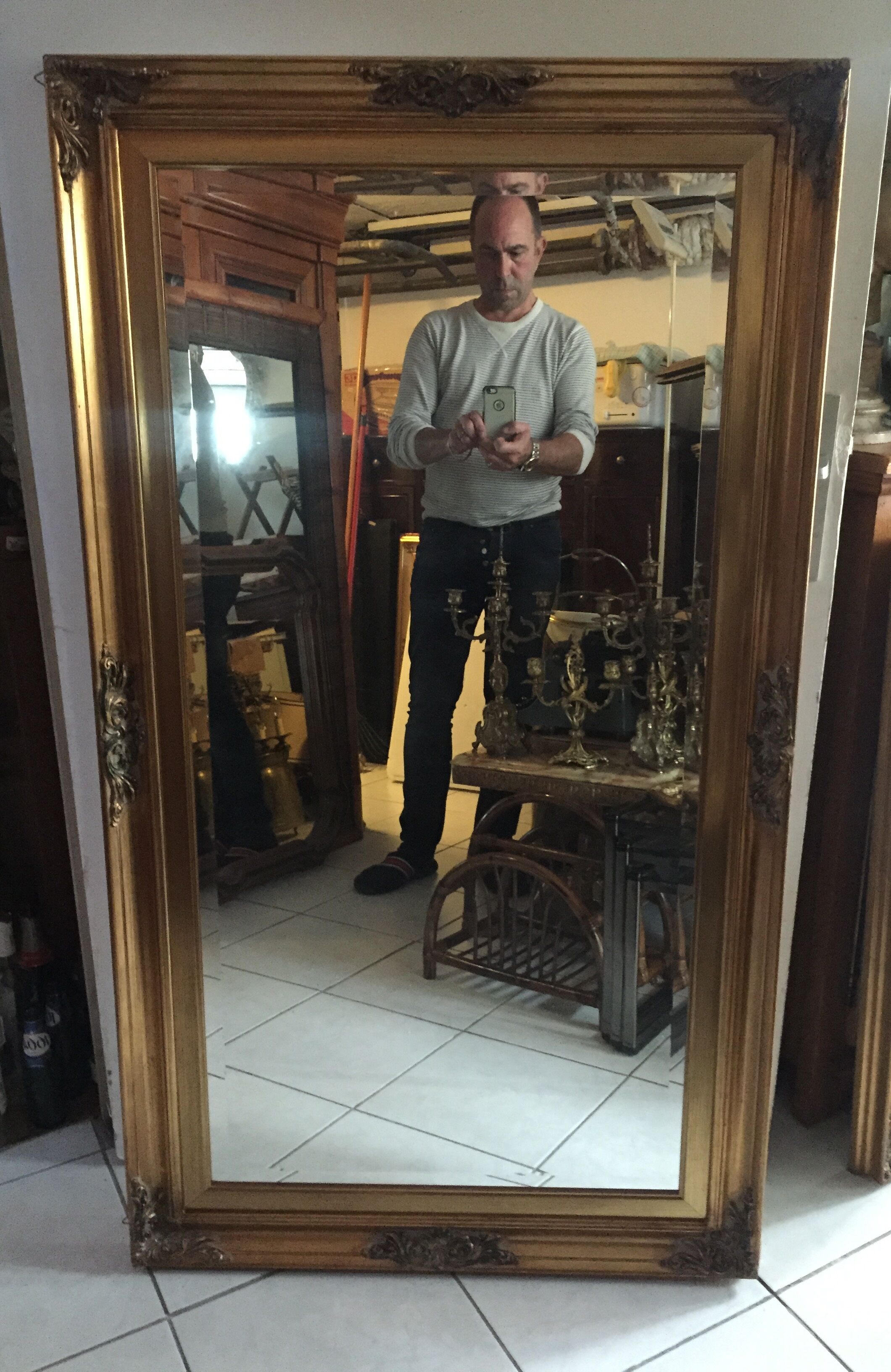 Miroir rectangulaire en bois doré 140 x 80 cm
