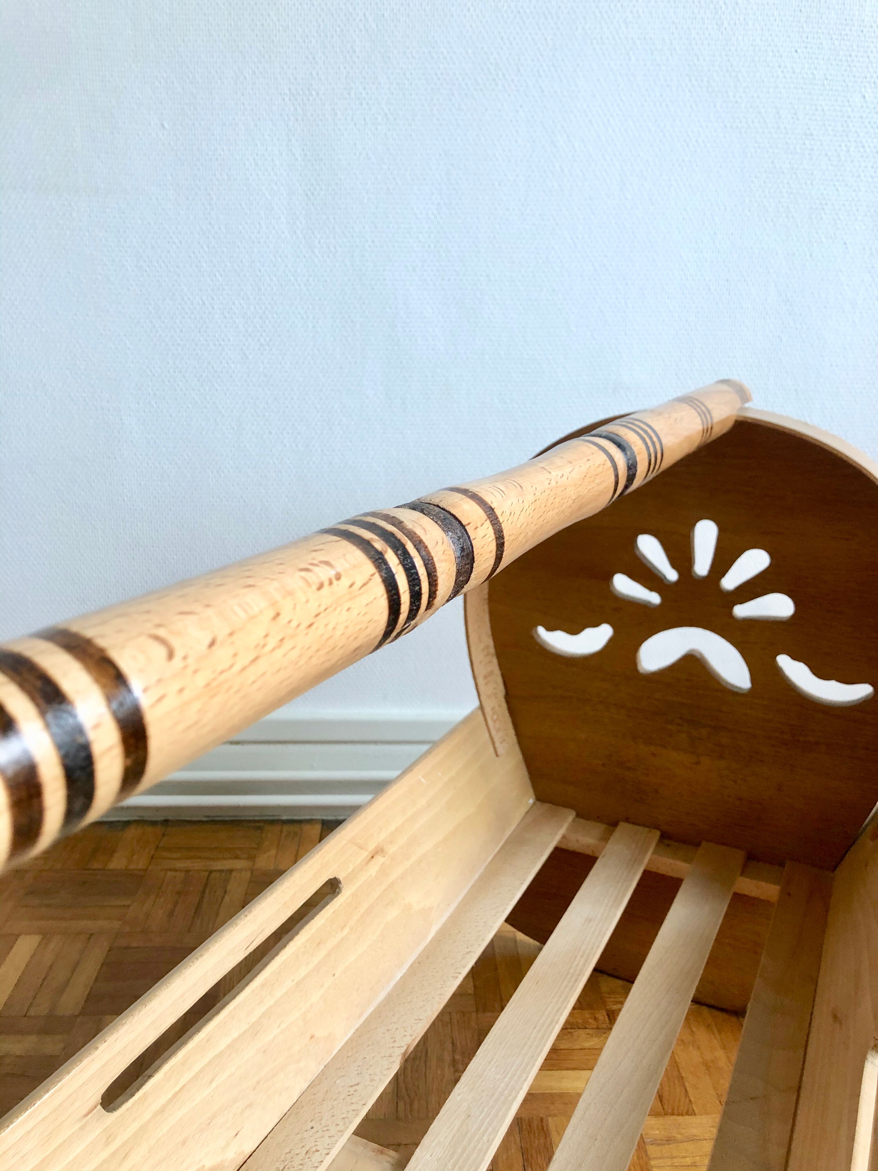 Flower-rocking cradle