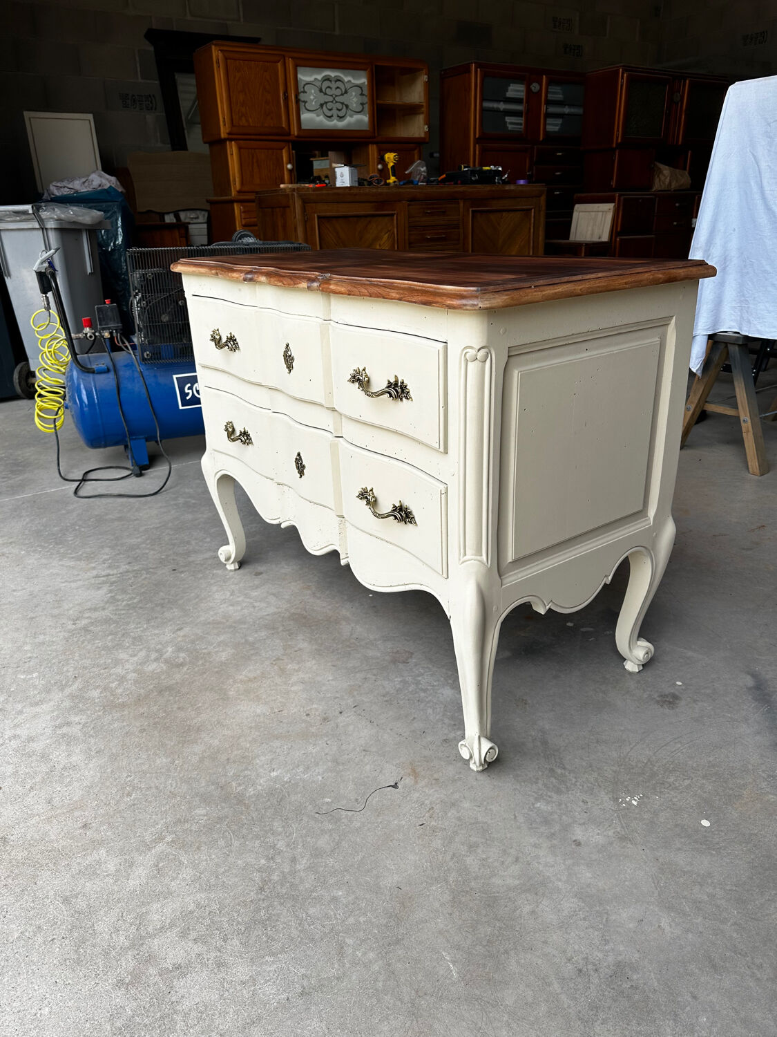 Antique chest of drawers