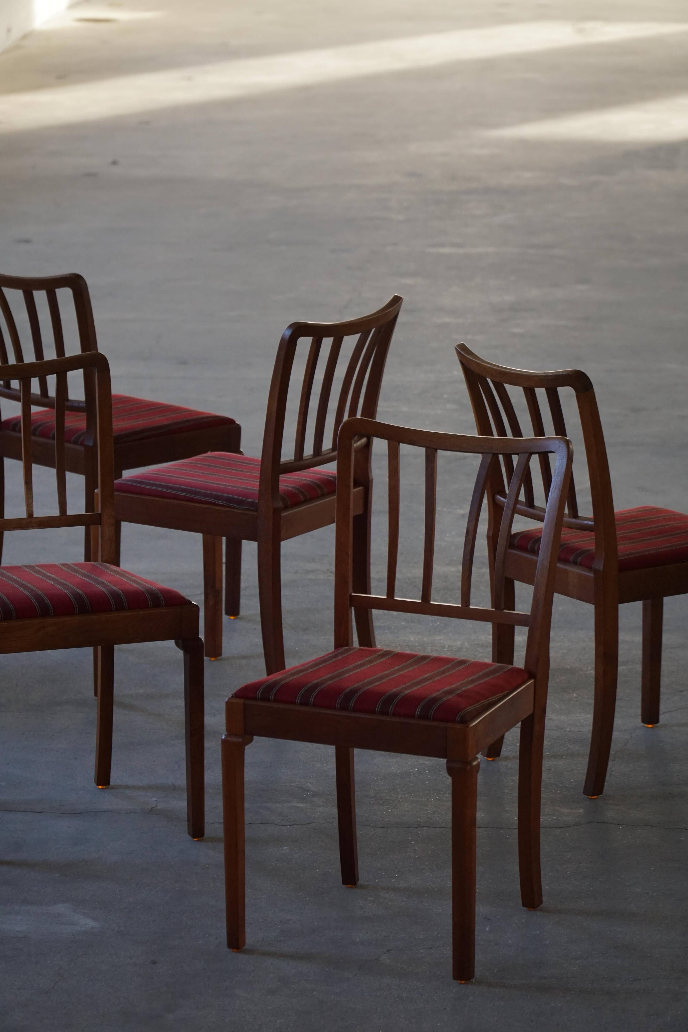 Set of 6 modern classic Danish dining chairs, oak with upholstered seats, 1950s.