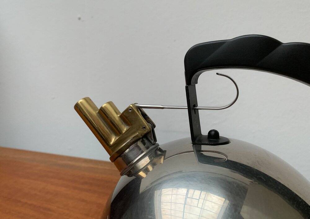Postmodern Italian kettle by Richard Sapper for Alessi