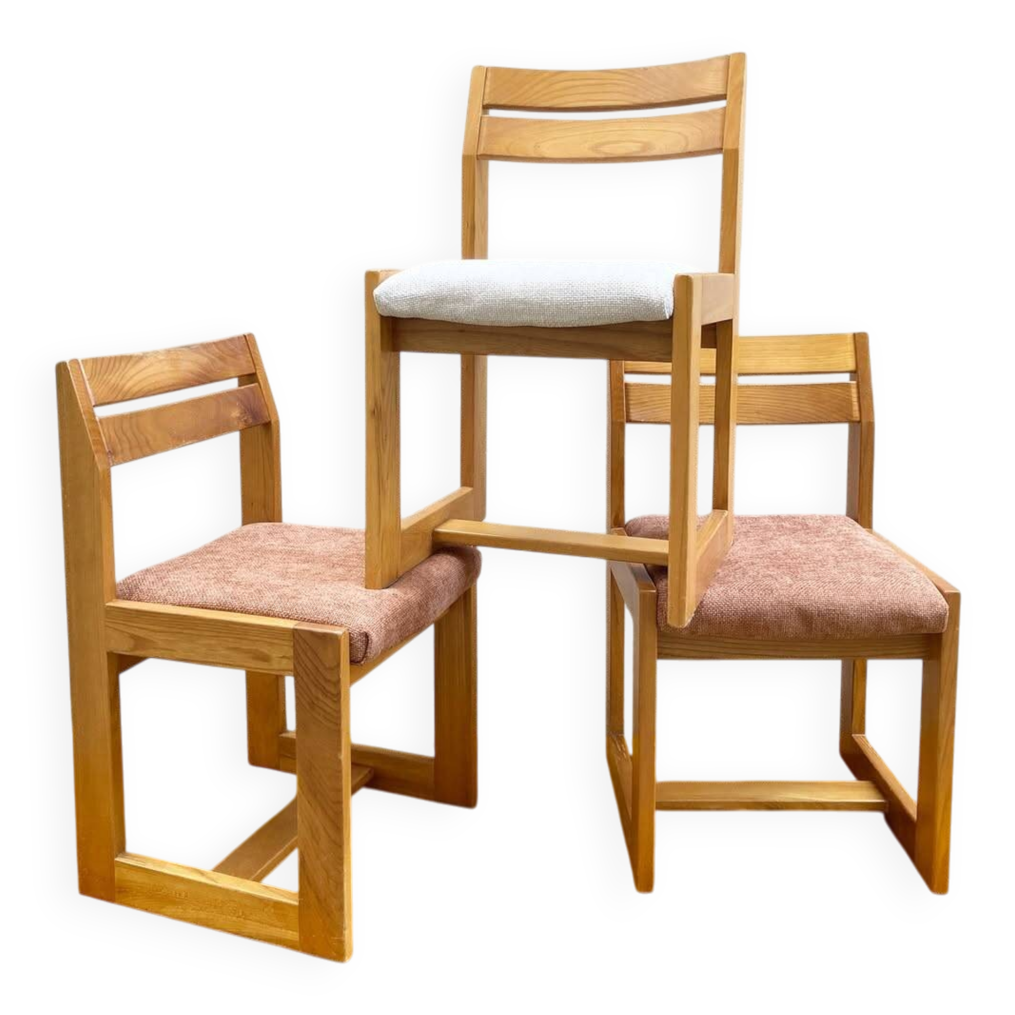 Chaises Maison Regain – Sculpturales & solaires : Blanc cassé ou Rouille