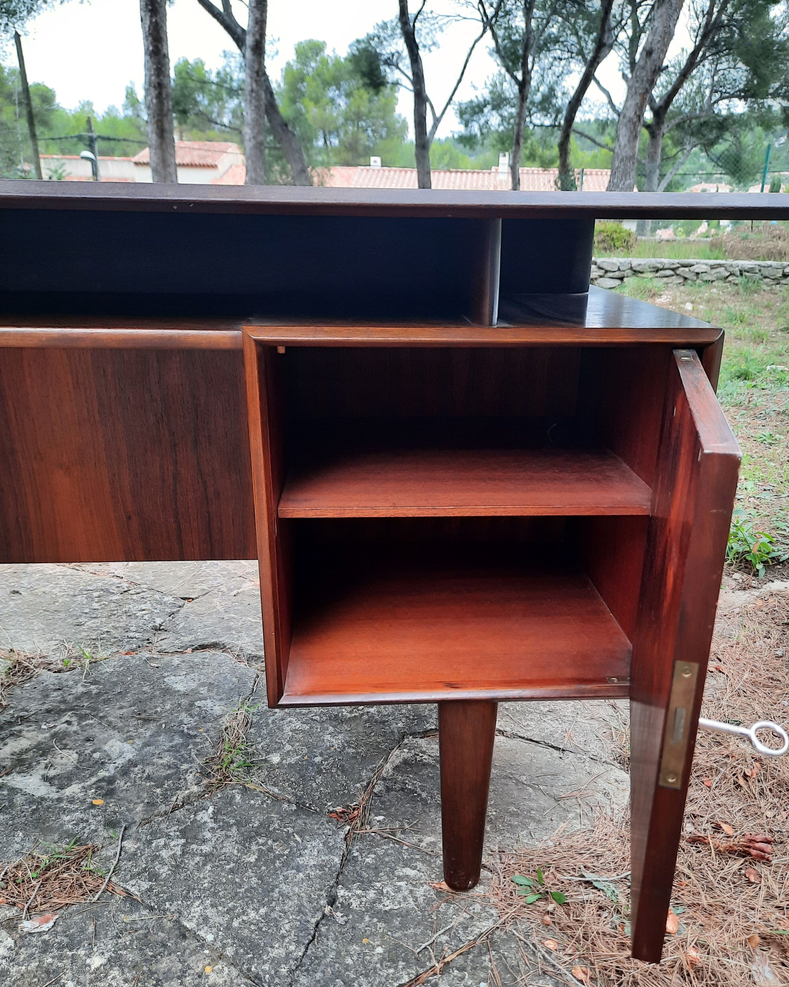 Danish desk