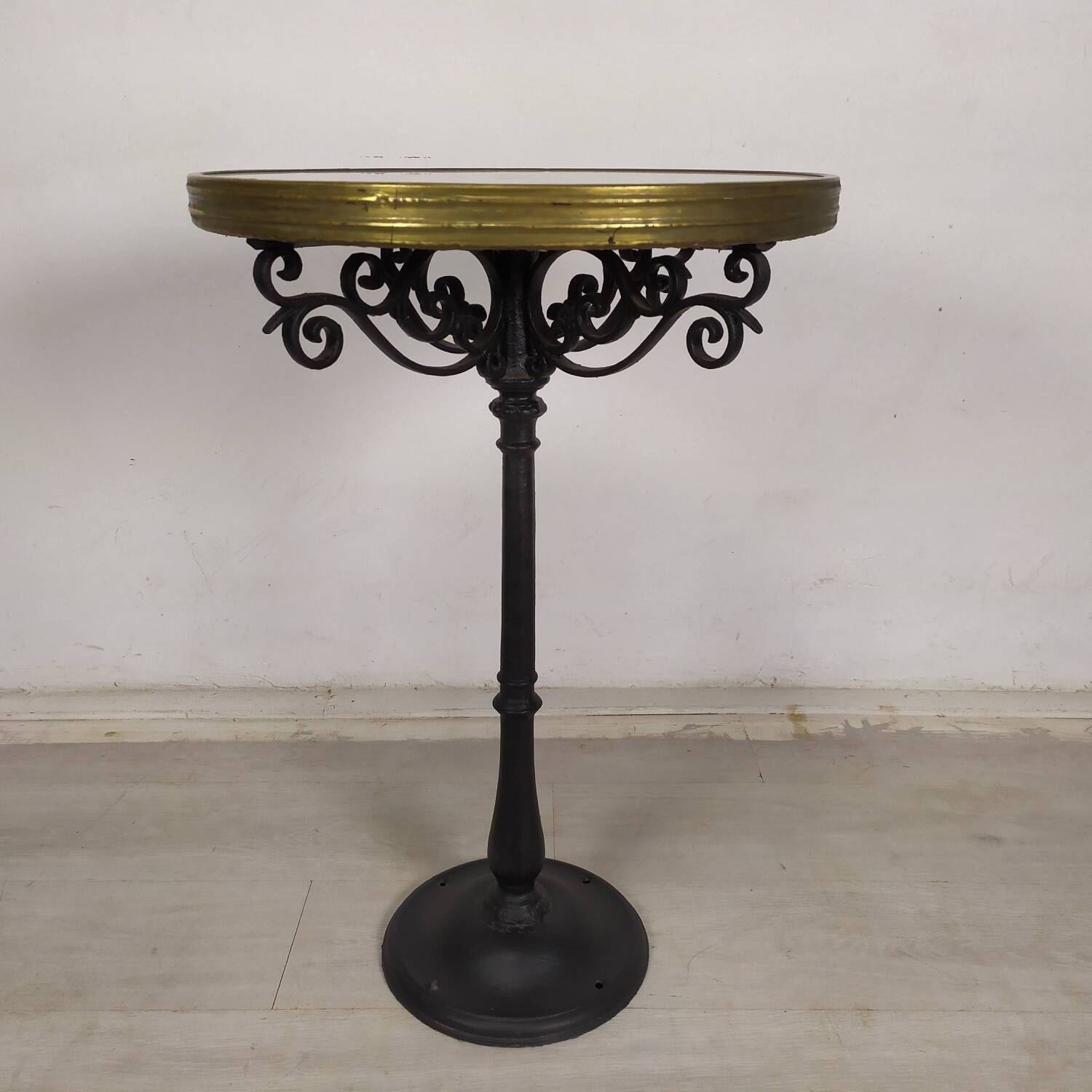 Marble bistro pedestal table