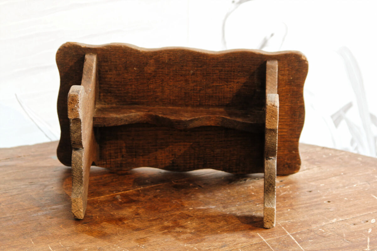 Marche pied en bois brut