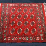 Tapis persan, fait à la main. 100X102 cm.