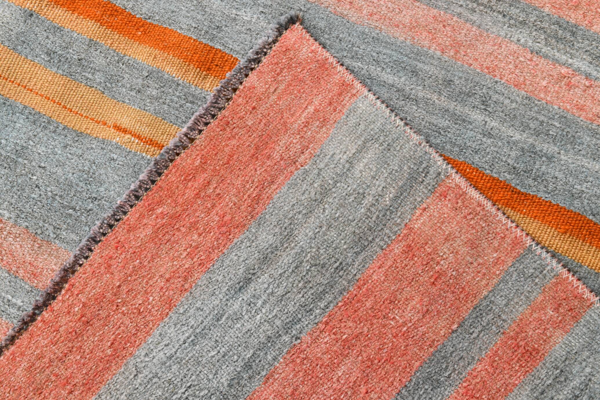 Tapis Kilim bohème rouge pâle et vert, 193 x 222 cm