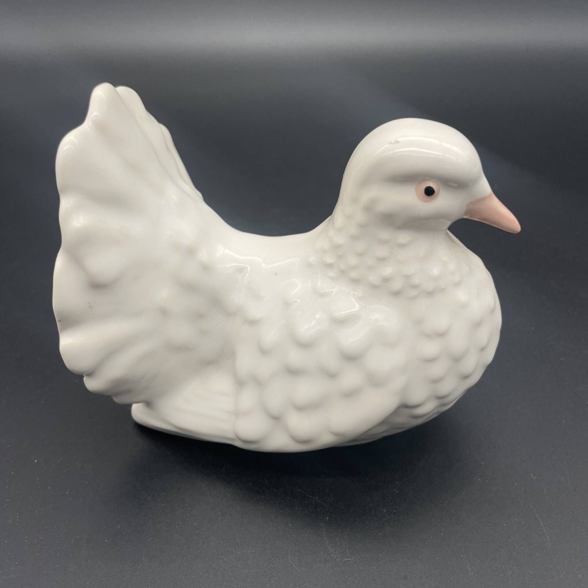 Goebel porcelain dove – Vintage German figurine from the 1970s.