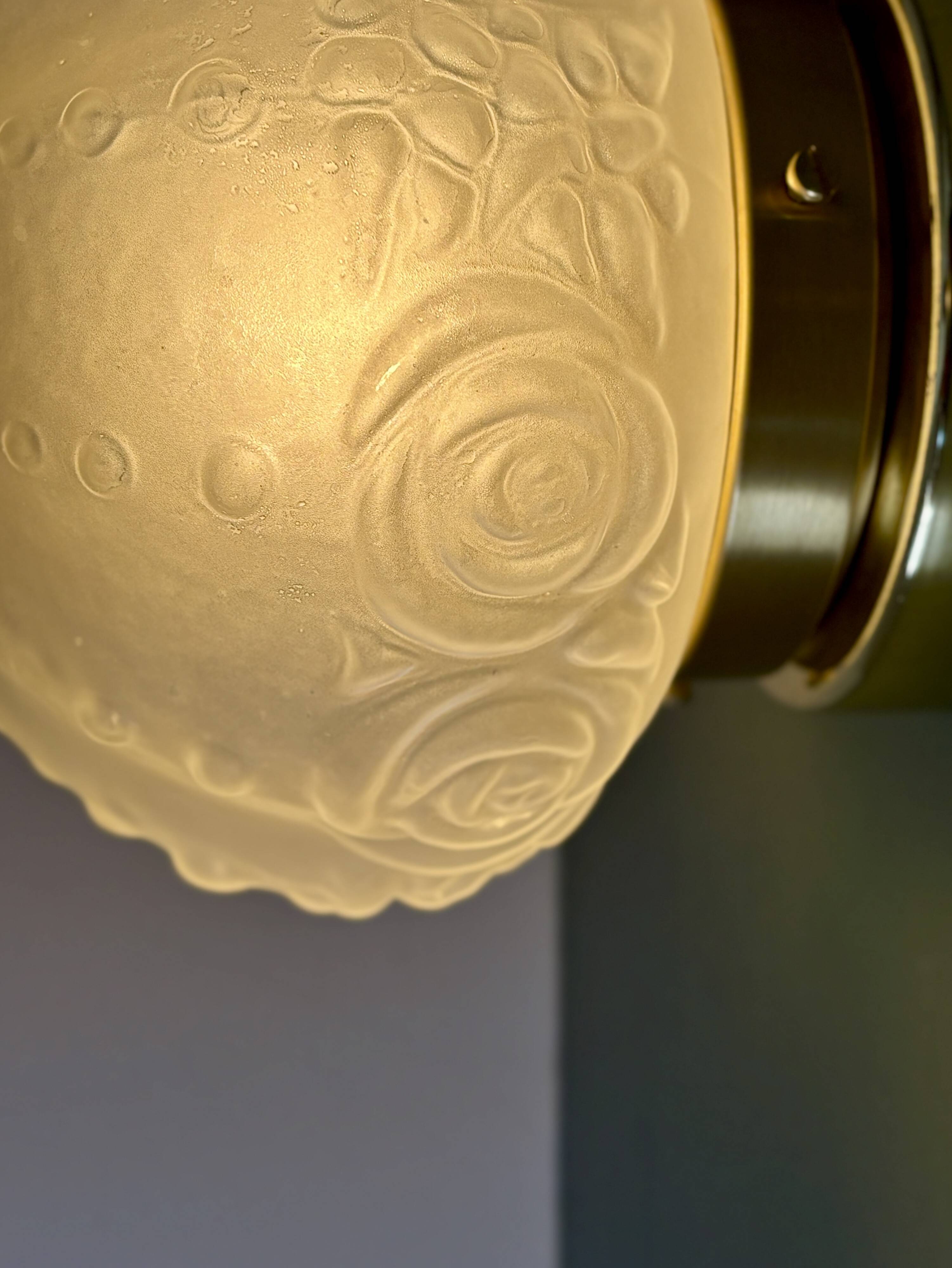 Vintage Art Deco frosted glass globe wall/ceiling light.