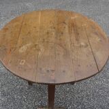 Tilting winegrower's table