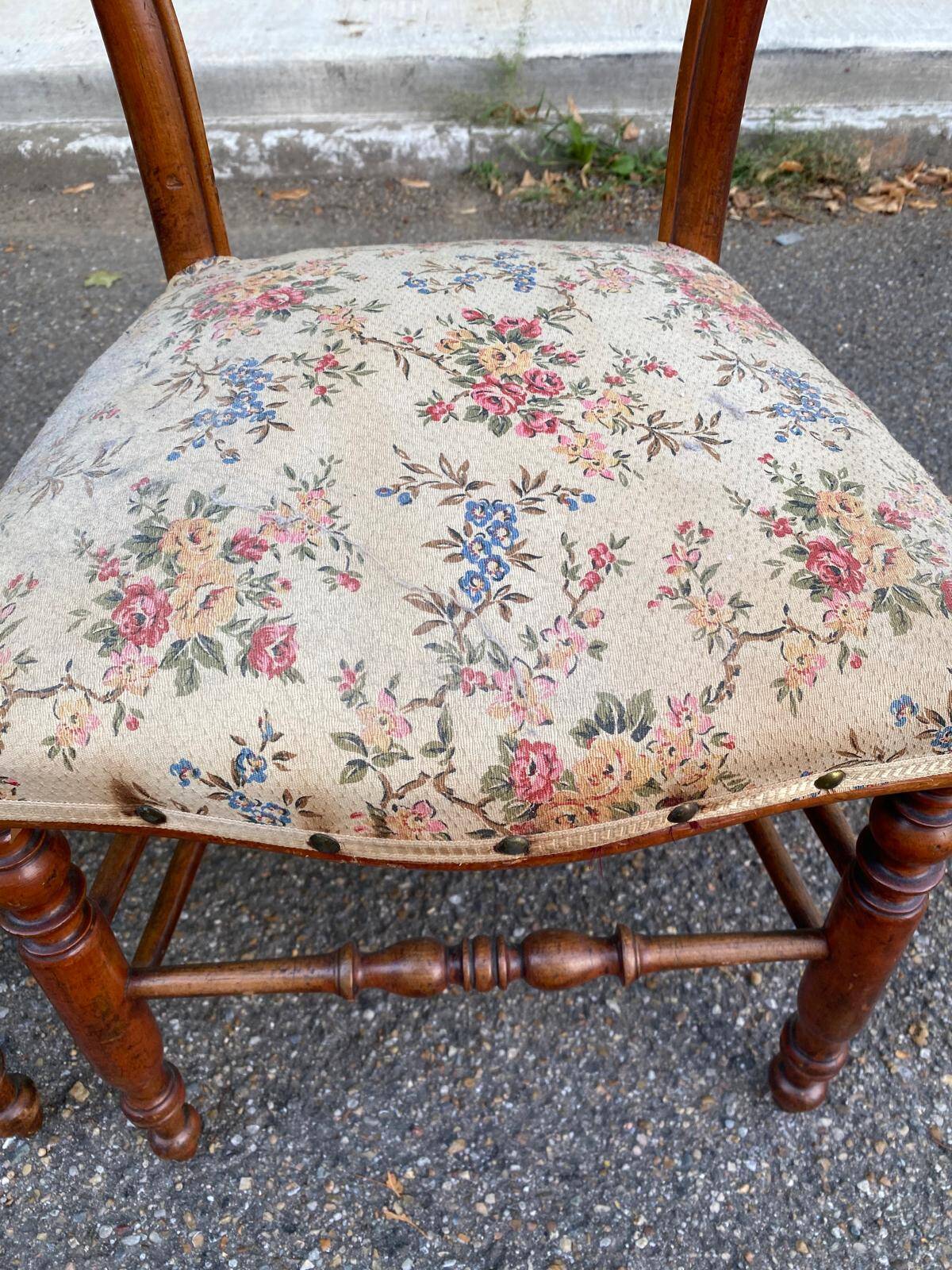2 Louis Philippe chairs in curved solid wood and floral fabric