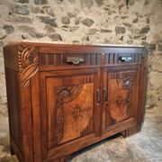 Buffet art déco français en noyer avec plateau en marbre (années 1930)