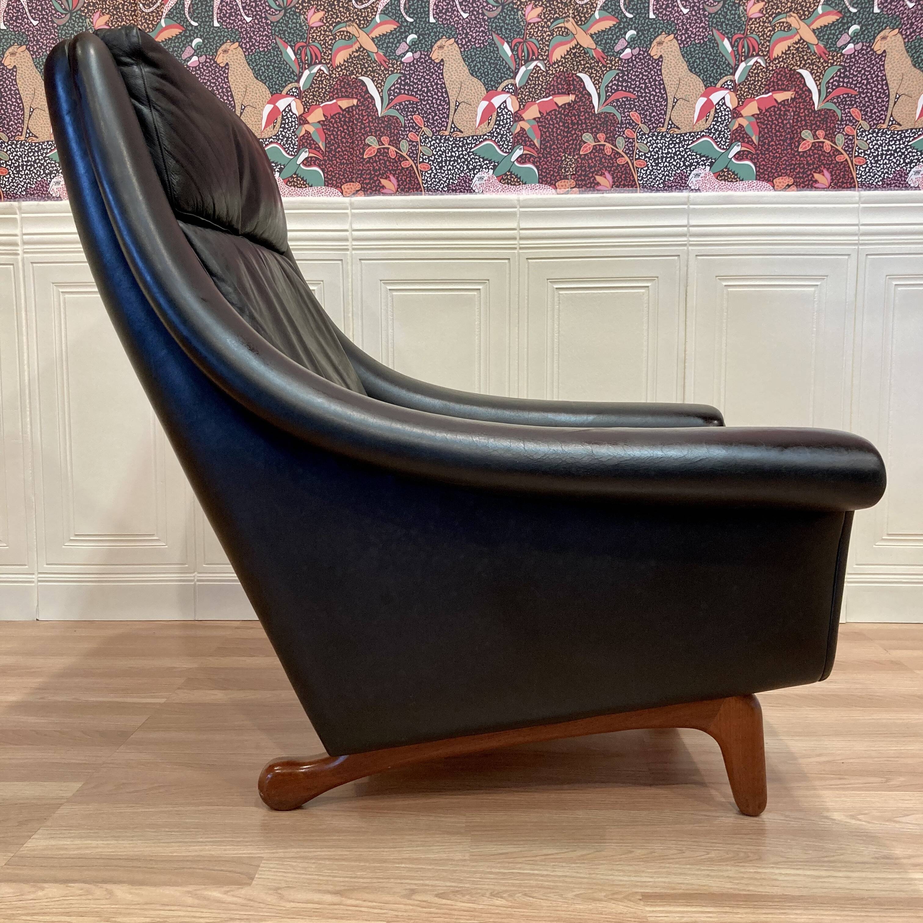 Scandinavian design armchair Aage Christiansen black leather 1950.