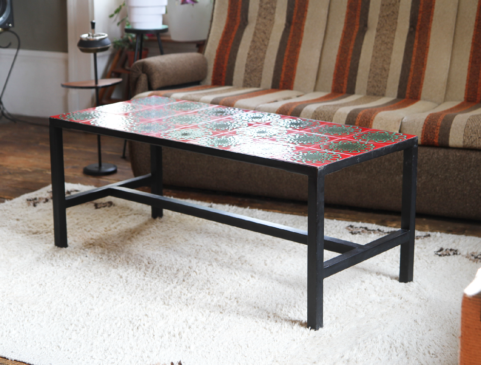 Coffee table ceramic red and green 1960