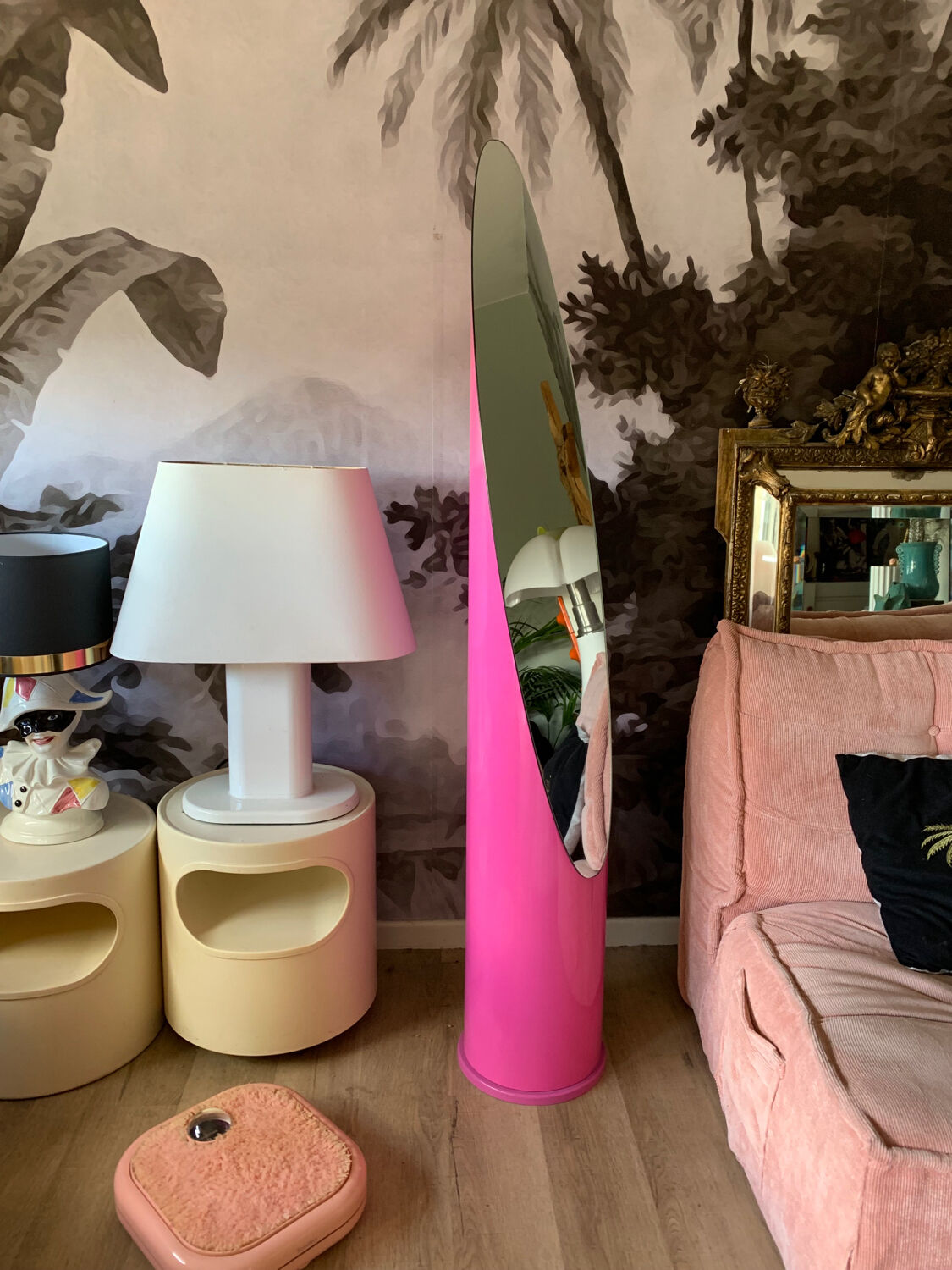 Vintage pink lipstick mirror