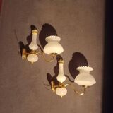 appliques murales laiton et opaline blanche