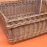 Wicker woven centerpiece basket