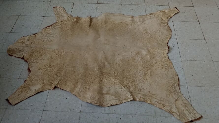 Peau de chèvre vintage 120×102 cm