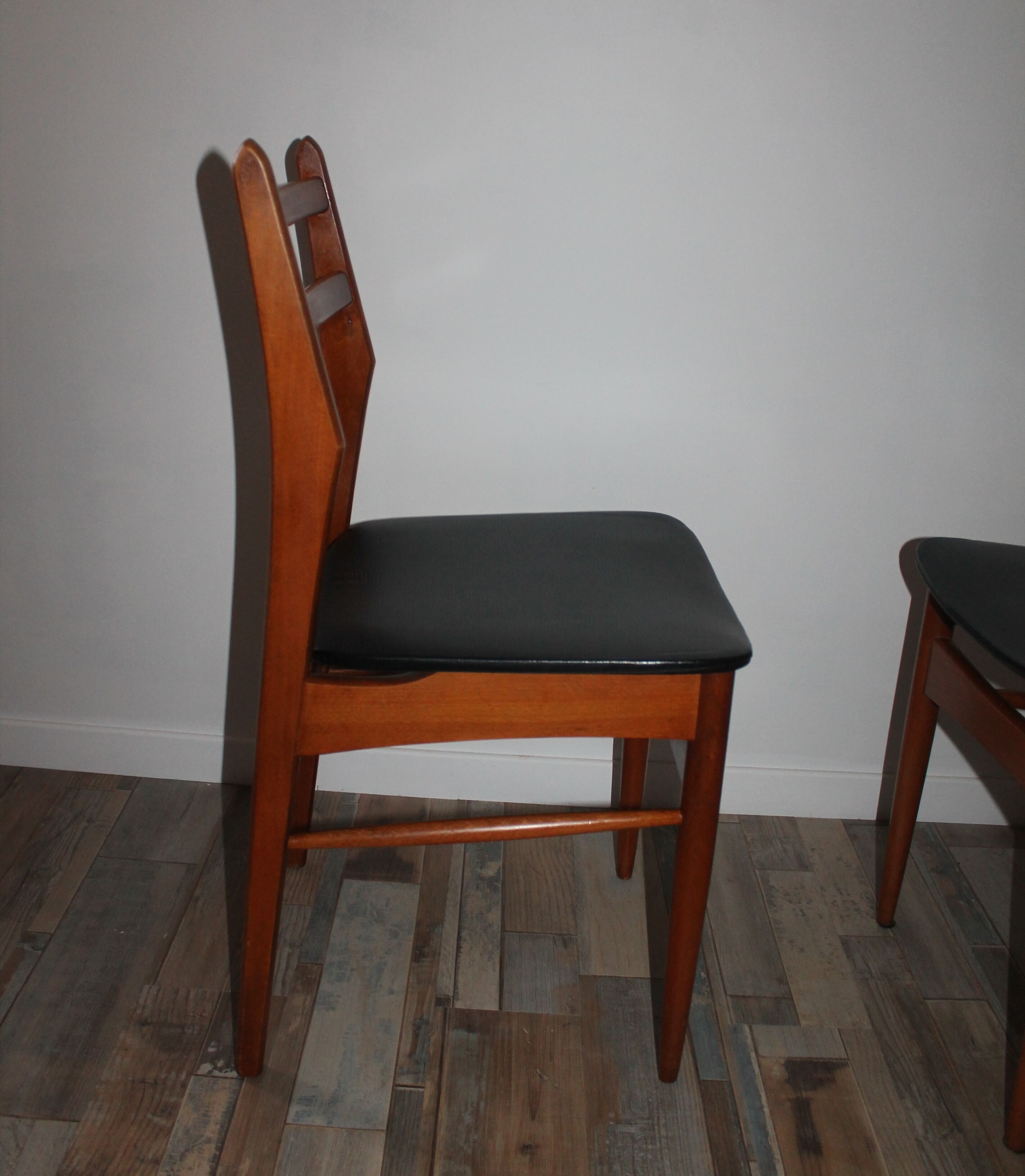 Lot 4 scandinavian chairs from the 60s