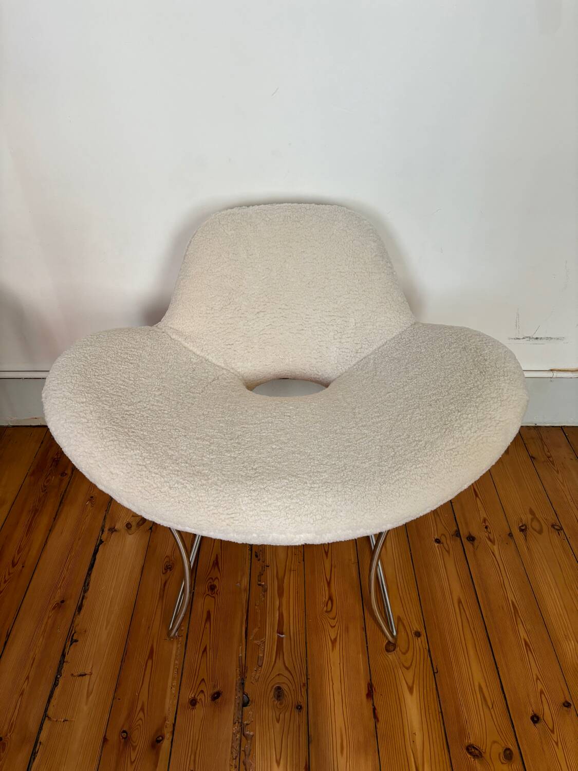 Pair of ultra-comfortable armchairs in white terry fabric