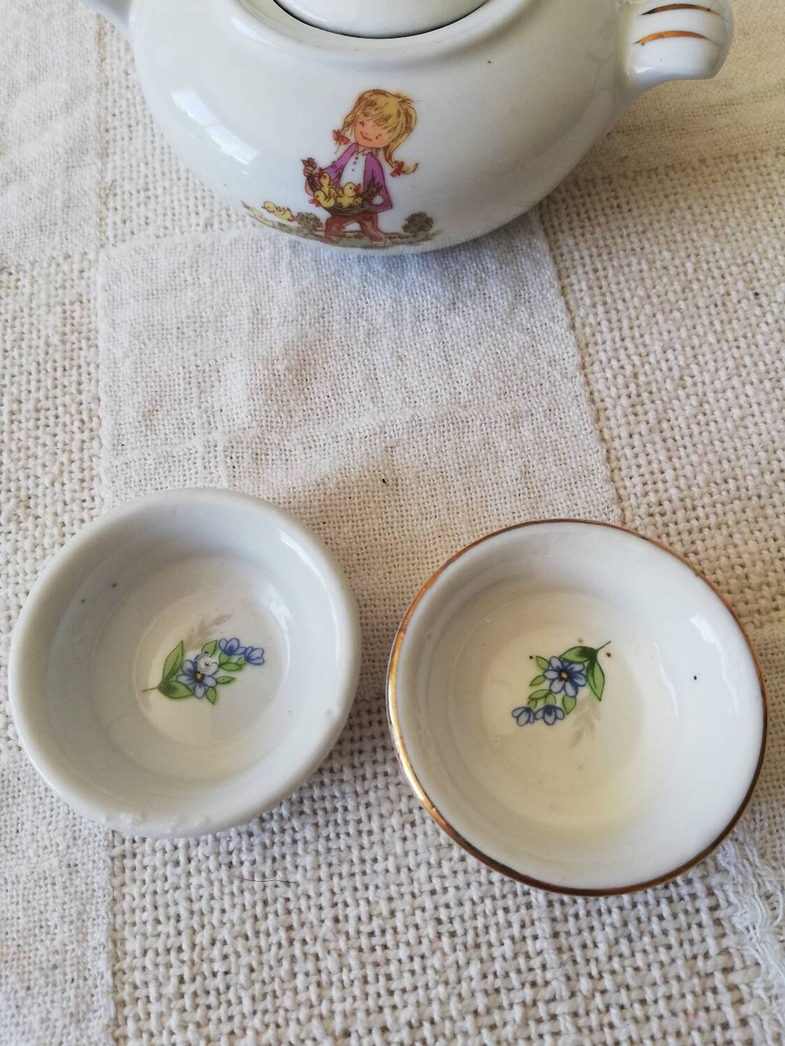 Lot dînette Vintage soupière et deux petites assiettes