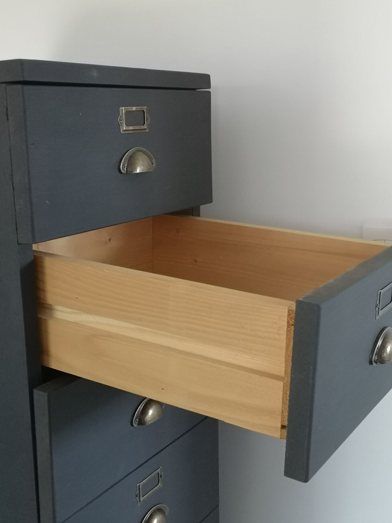 Furniture of trade 8 drawers